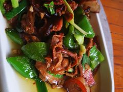 大脚菌炒腊肉-郑件洋芋饭庄