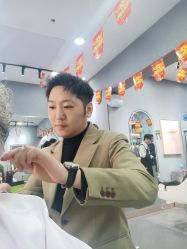 -艺格造型染发烫发