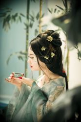 点击看大图 -九月鹰飞汉服摄影工作室