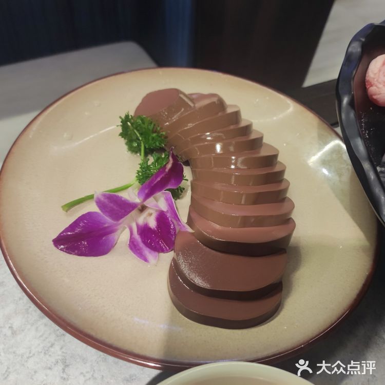 强烈推荐!「青椒紫苏锅」这应该是他们家的招牌锅底吧