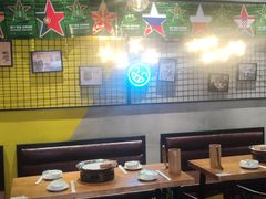 大堂-记忆串城·东北烧烤·小龙虾·大型团建(南油店)