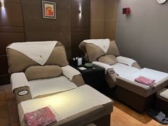 -金色印象·4K影院式足体养生(杨家坪西郊店)