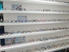 -美式眼镜·授权蔡司.依视路.尼康.豪雅.明月(南翔印象城店)