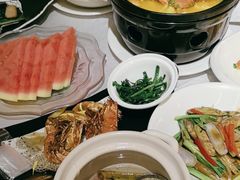 -荣誉海鲜酒楼(海湾店)