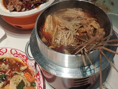 -嗨辣小聚·盘锦河蟹·海鲜烧烤龙虾(盘锦十年好店)