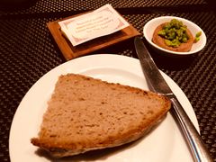 面包-The Grill by Sean Connolly