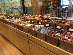 -来伊份(我格广场武宁路店)