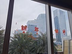 -大中华希尔顿酒店-念自助餐·嗨啤·小龙虾
