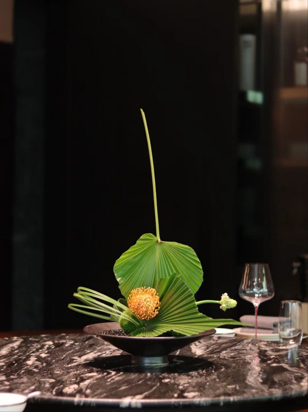 可以变得有禅意
优雅漂亮
花和吃饭人的心情都是美丽的#茶宴#插花