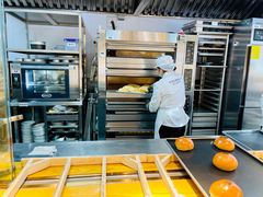 面包甜点陈列柜-西村叔叔的店·面包·甜品·蛋糕(牡丹园店)