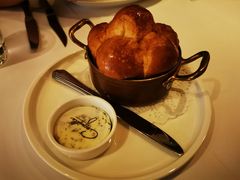 餐前面包-壳里西餐厅Coquille Seafood Bistro(蒙自路店)