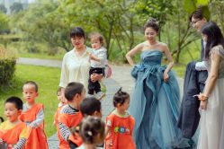 -伯瓷皇后婚纱艺术空间