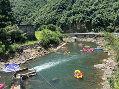 -安吉龙王山峡谷漂流