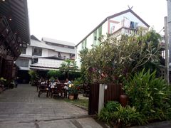 -Dash Teak House