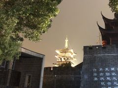 -吴山路夜市