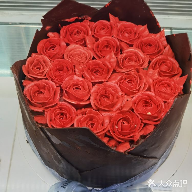 开在了长宁中山公园附近的龙之梦商场的港丽餐厅门口