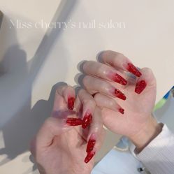 -花系美·美甲美睫精品店