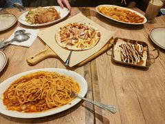 -玛格萝妮比萨屋(四平店)