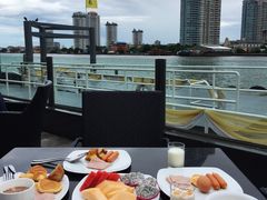 -曼谷湄南河畔华美达广场酒店