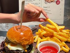 -LESCEDARS Brasserie Bistro香柏树