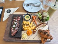 -Mark&Mars Restaurant