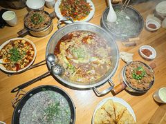 -大众跷脚牛肉馆·非遗传承单位(峨眉山店)
