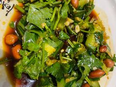 -乡土黄·鲜牛肉火锅·小龙虾(兴业街店)