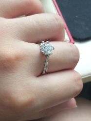 -威德钻石-克拉钻大本营(南京东路店)