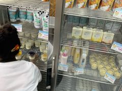 面包甜点陈列柜-白色日记·手作酸奶(麦凯乐店)