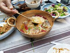 金汤酸辣肥牛锅-五合院·整点烤肉