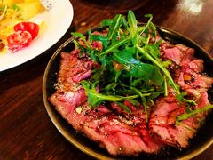 烤牛肉沙拉-羽深肉铺 Steak & Wine