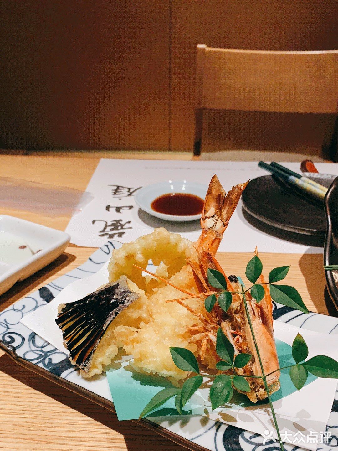 天妇罗挺新鲜的大虾,老公很喜欢。滑蛋鳗鱼有点腻