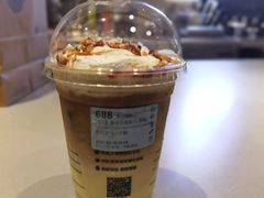 黄金犇犇厚乳拿铁-瑞幸咖啡(华北水利水电大学龙子湖店)