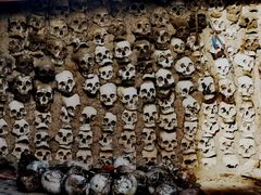 -比如骷髅墙景区