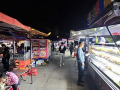 -百里峡七彩艺术小镇