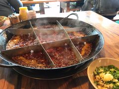 -岗上渣渣老火锅(两路口店)