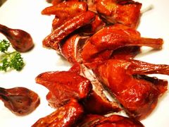 脆皮烧乳鸽-御宝轩(益丰·外滩源店)
