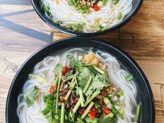 -正宗李家土鸡米线店
