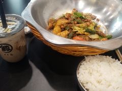 -愉肴麻辣香锅(中北镇店)