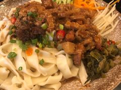 卤肉拌面-Let's Taipei 非常烘焙(太古里店)