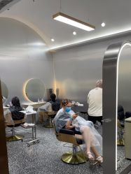 -Tloml salon