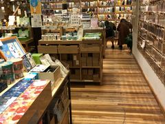 -猫的天空之城概念书店(杭州南宋御街店)