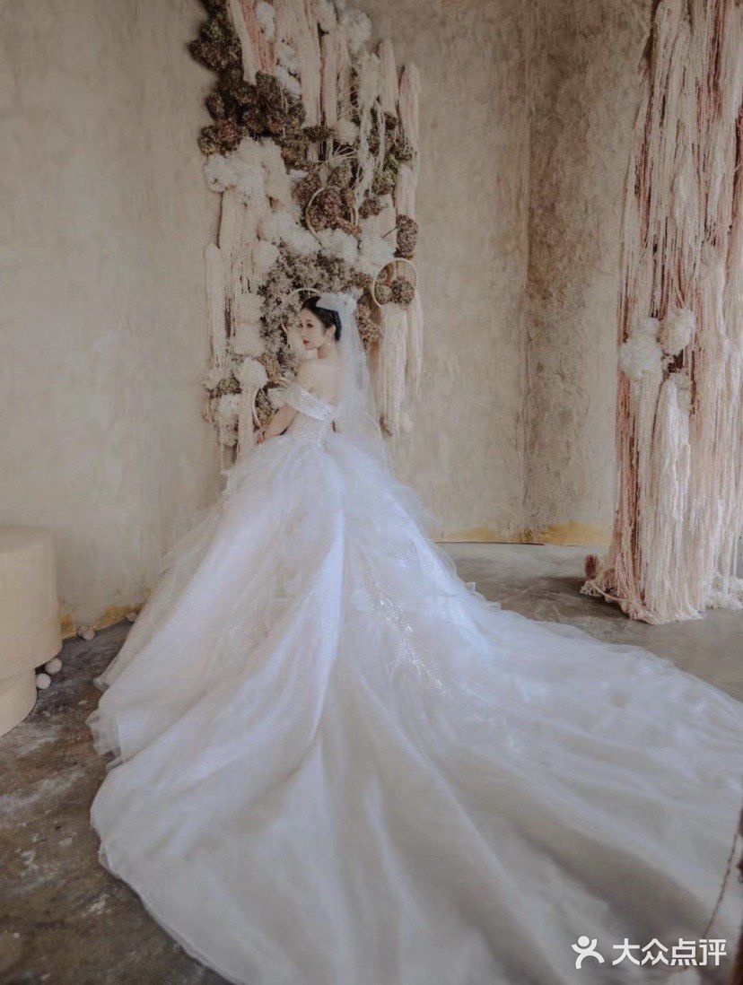 绝美长拖主婚纱～