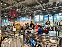 -百年港湾奥特莱斯(香炉礁店)
