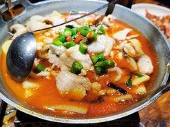 -老滇山寨•云南特色菜•地方菜•民族风情歌舞表演(金碧店)