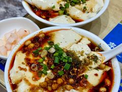 -李与白包子铺(桐梓林店)