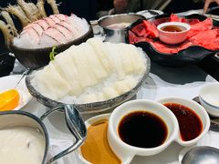 -红鼎豆捞·非遗鲍皇汤火锅(宝丰路店)