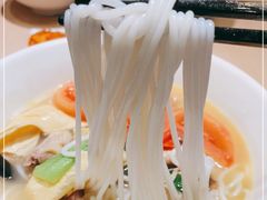 -蒙自源米线大王(东站店)