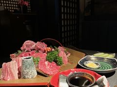 -铭牛烧肉·和牛海鲜自助(高新月牙湖店)