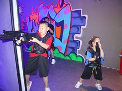 -镭战前线·真人CS·团建·亲子·生日派对(南山来福士店)